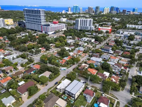 3011 SW 27th Street Miami FL 33133
