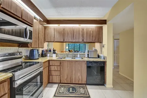 1713 Whitehall Drive Davie FL 33324