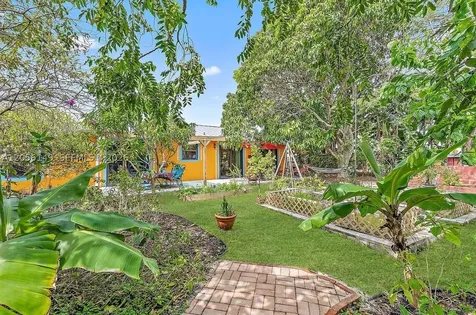154 Chapel Lane Tequesta FL 33469