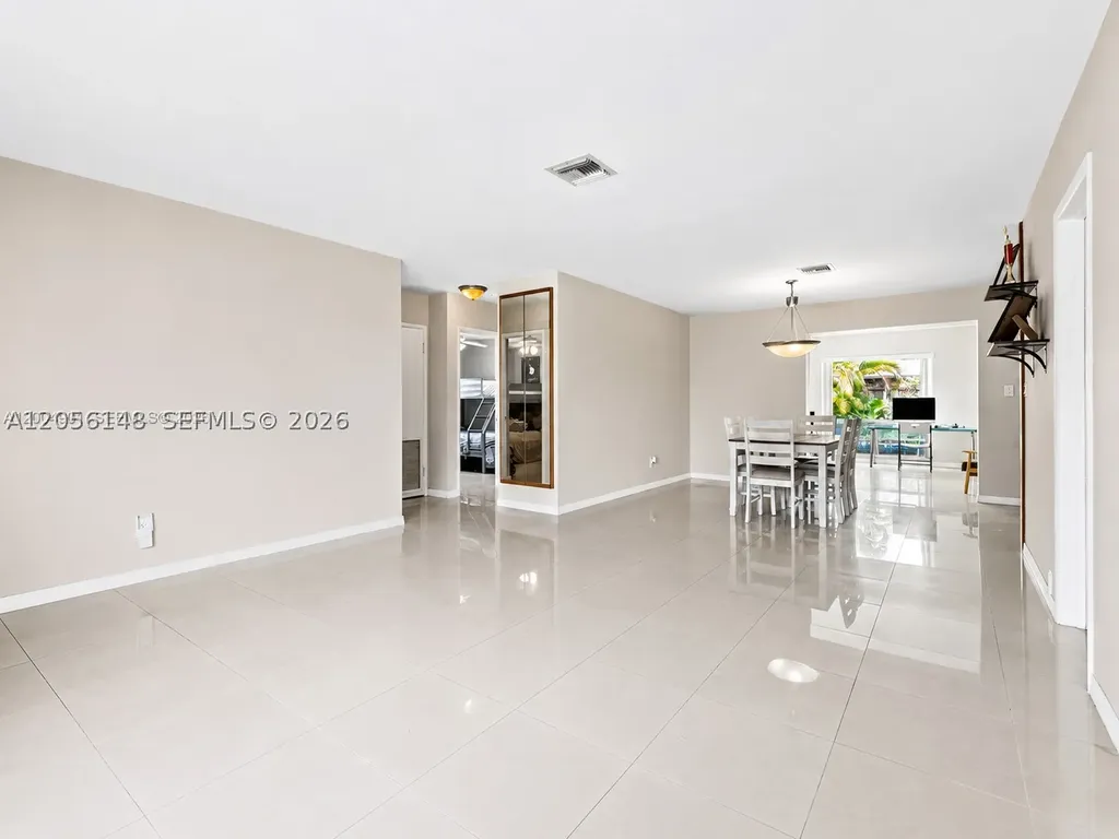 2210 N 57th Way Hollywood FL 33021