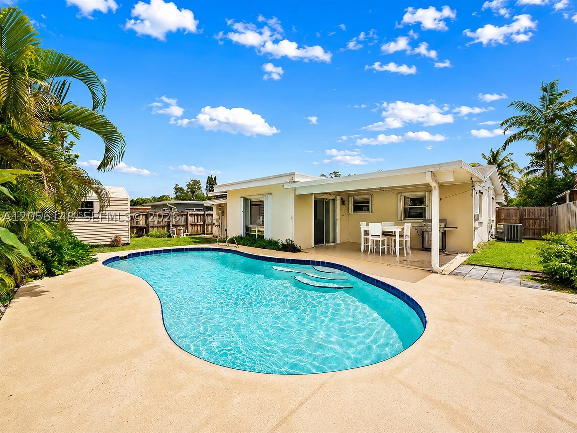 2210 N 57th Way Hollywood FL 33021