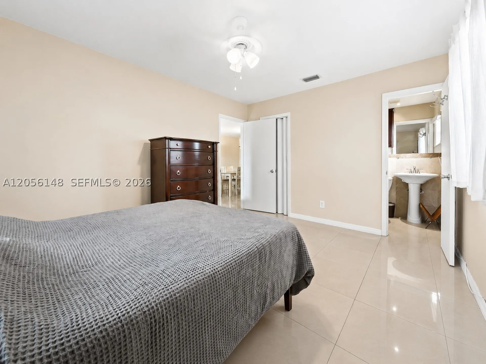 2210 N 57th Way Hollywood FL 33021