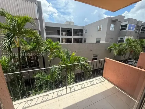 1055 W 77th Street Hialeah FL 33014