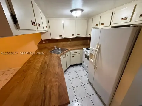 2560 W 53rd Street Hialeah FL 33016