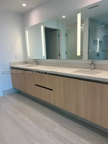 2411 Laguna Circle Miami FL 33181