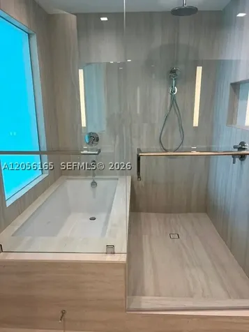 2411 Laguna Circle Miami FL 33181