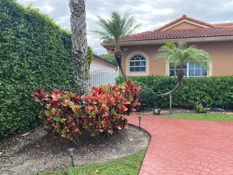 39** SW 144th Avenue Miami FL 33175