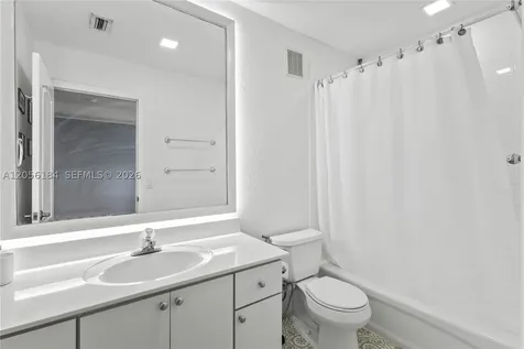8862 W Flagler Street Miami FL 33174