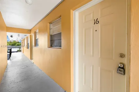 1235 W 66th Street Hialeah FL 33012