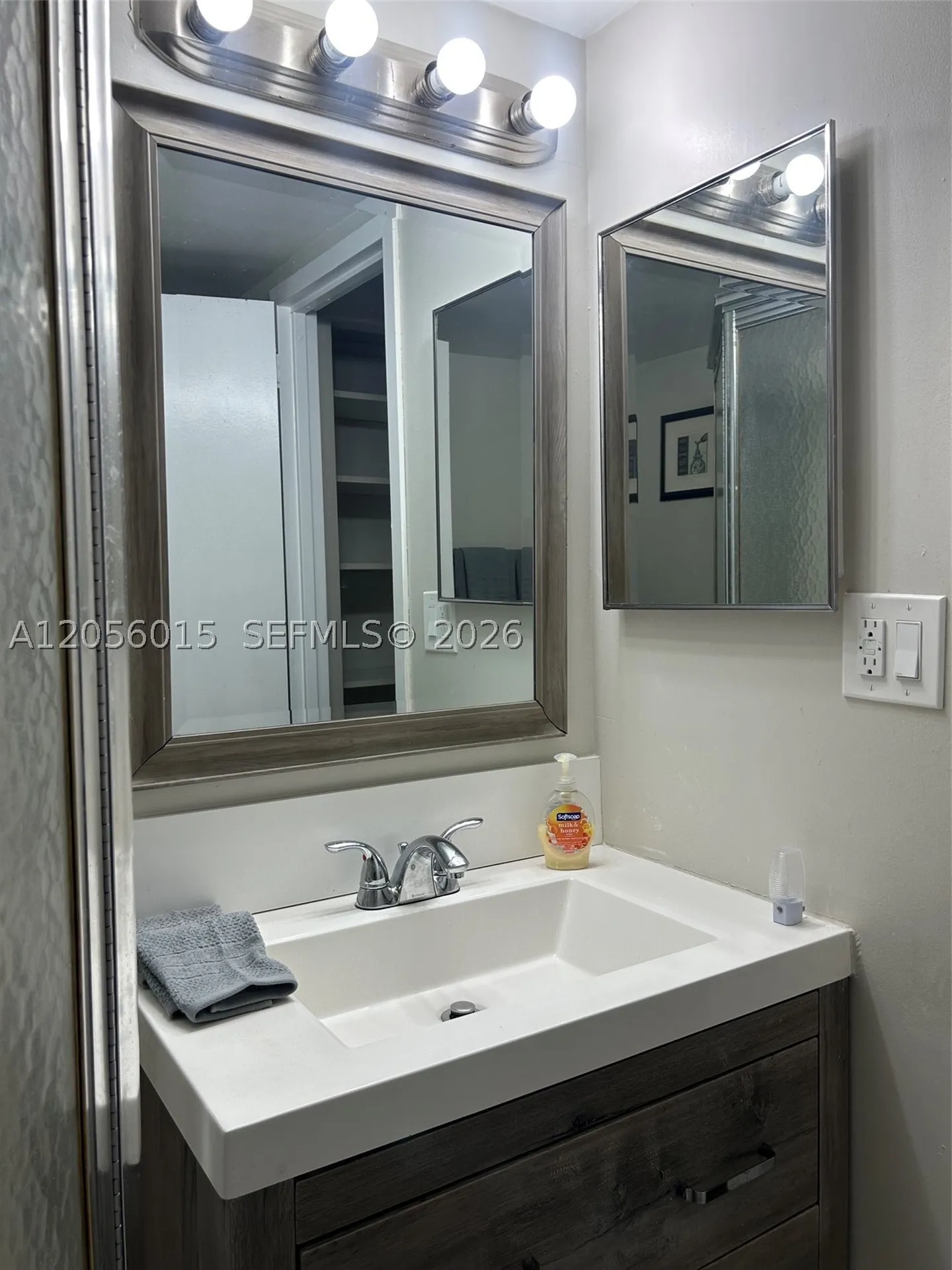 5921 Washington Street Hollywood FL 33023