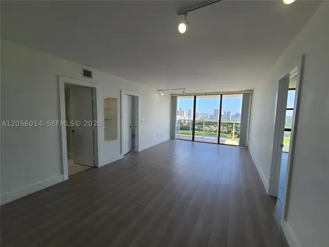 3625 N Country Club Drive Aventura FL 33180