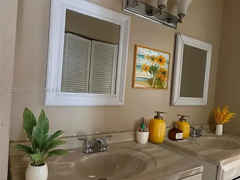 6541 SW 41st Court Davie FL 33314