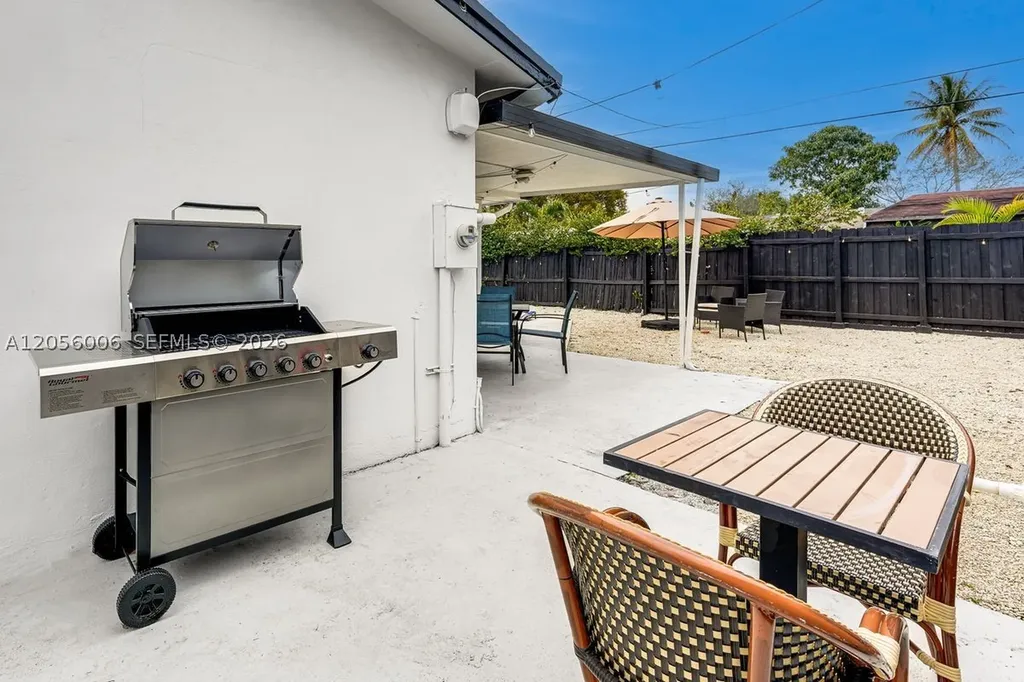 600 N 66th Terrace Hollywood FL 33024