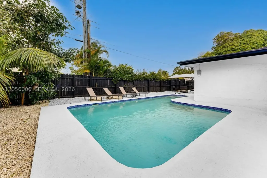 600 N 66th Terrace Hollywood FL 33024