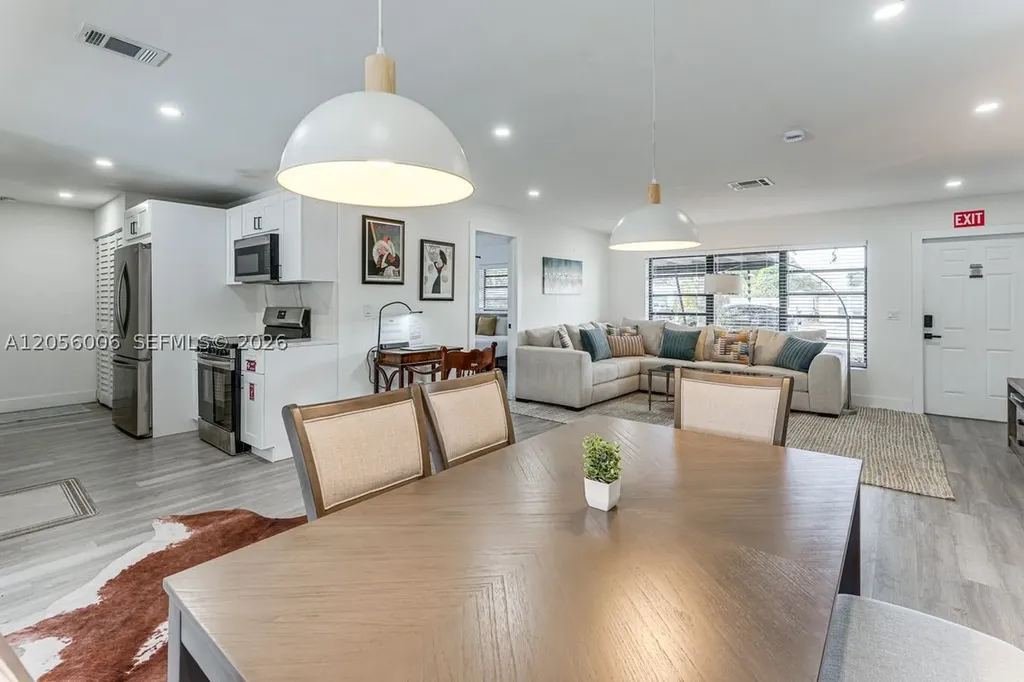 600 N 66th Terrace Hollywood FL 33024