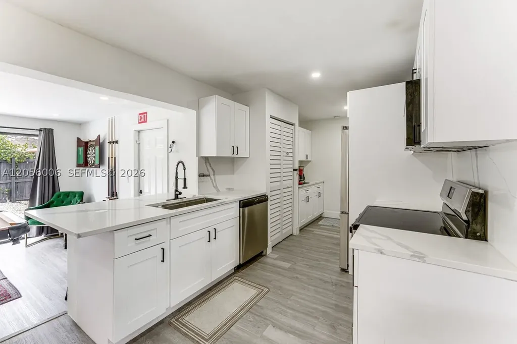 600 N 66th Terrace Hollywood FL 33024