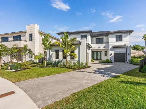 19701 NE 16 Place Miami FL 33179