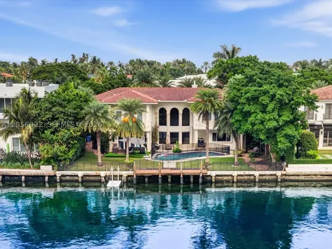 628 N Island Golden Beach FL 33160