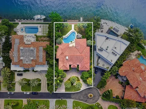 628 N Island Golden Beach FL 33160
