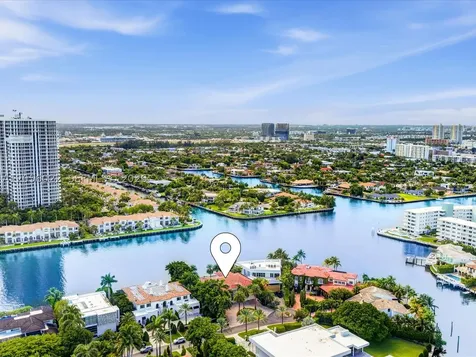 628 N Island Golden Beach FL 33160