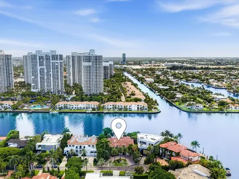 628 N Island Golden Beach FL 33160
