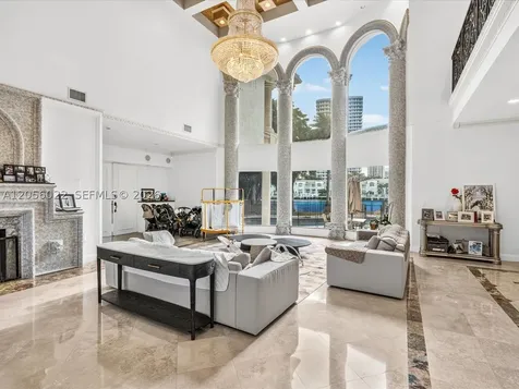 628 N Island Golden Beach FL 33160