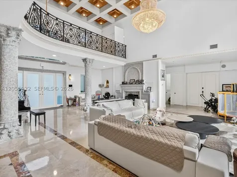 628 N Island Golden Beach FL 33160