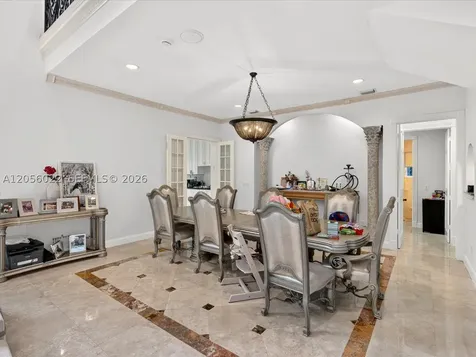 628 N Island Golden Beach FL 33160