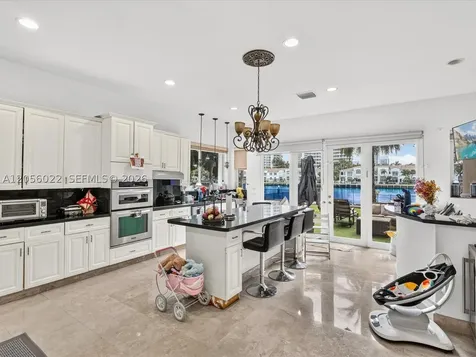 628 N Island Golden Beach FL 33160