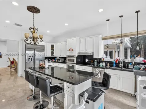 628 N Island Golden Beach FL 33160