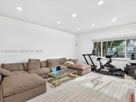 628 N Island Golden Beach FL 33160
