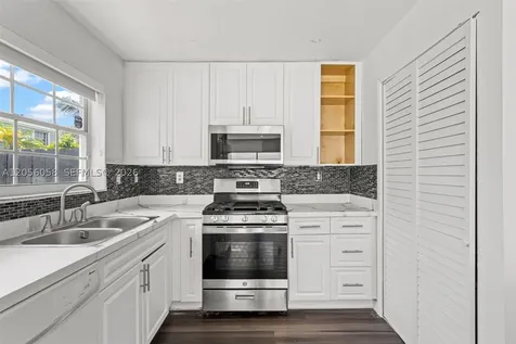 13990 SW 160th Terrace Miami FL 33177