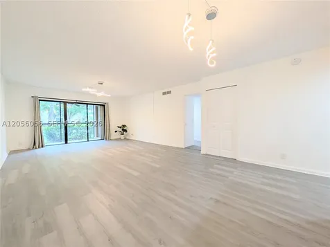 310 Lakeview Drive Weston FL 33326