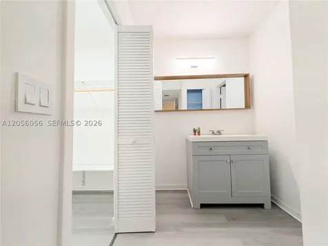 310 Lakeview Drive Weston FL 33326