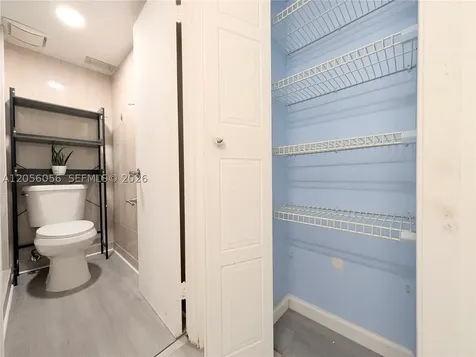 310 Lakeview Drive Weston FL 33326