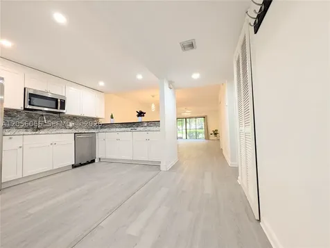 310 Lakeview Drive Weston FL 33326