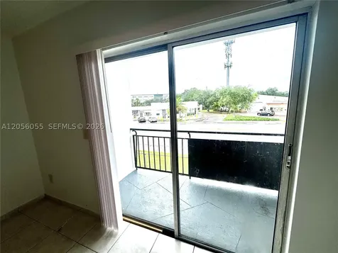 888 NE 132nd Street North Miami FL 33161
