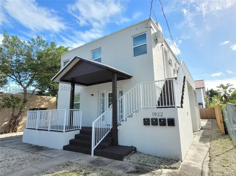 1922 NW 1st Street Miami FL 33125