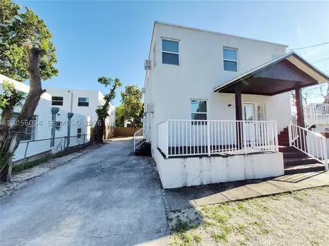 1922 NW 1st Street Miami FL 33125