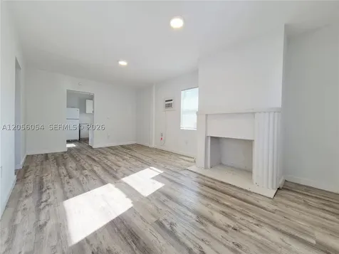 1922 NW 1st Street Miami FL 33125