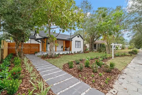 4536 1st Avenue N St Petersburg FL 33713