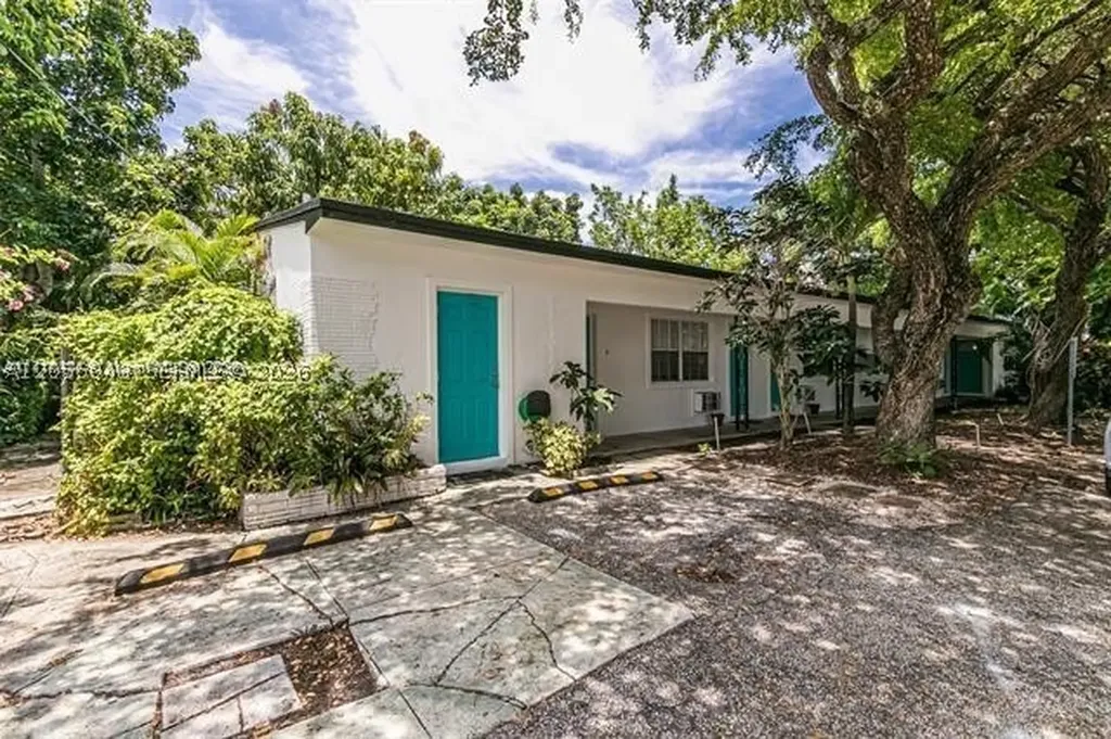 1717 NE 12th Street Fort Lauderdale FL 33304