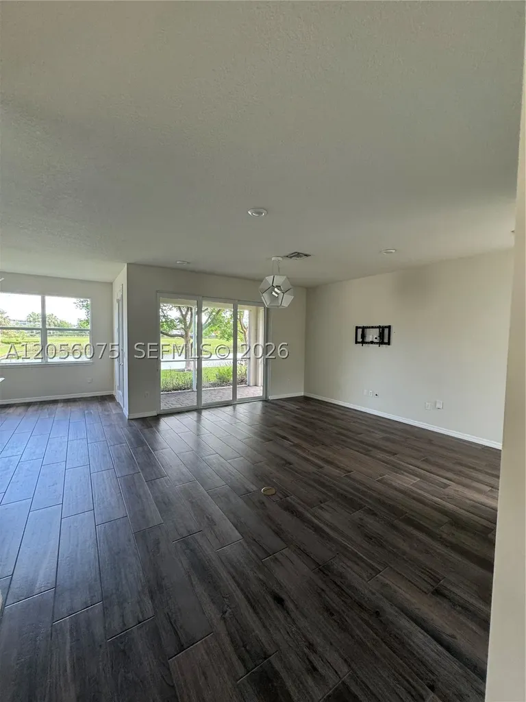 4729 Greenway Drive Hollywood FL 33021