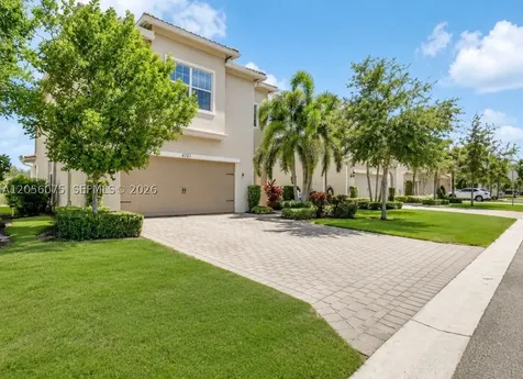 4729 Greenway Drive Hollywood FL 33021