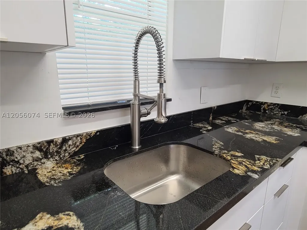 4165 SW 67th Avenue Davie FL 33314