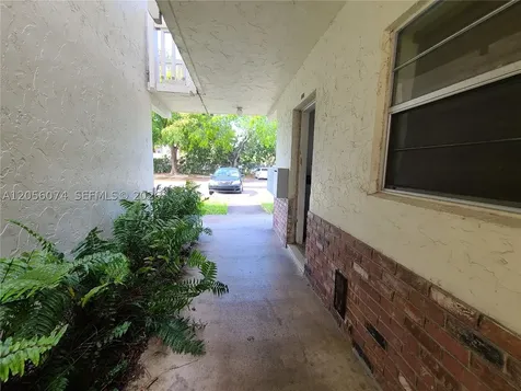 4165 SW 67th Avenue Davie FL 33314