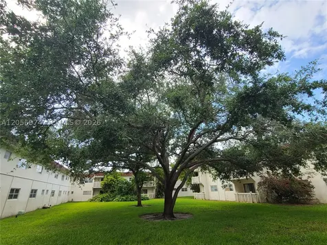 4165 SW 67th Avenue Davie FL 33314
