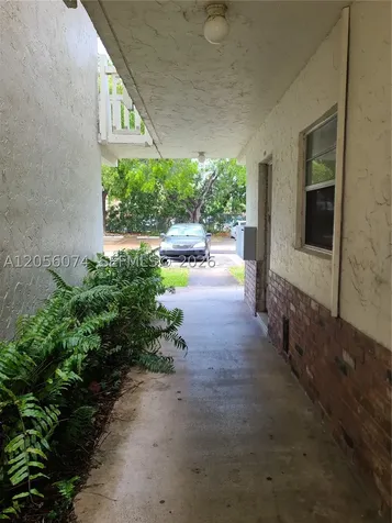 4165 SW 67th Avenue Davie FL 33314