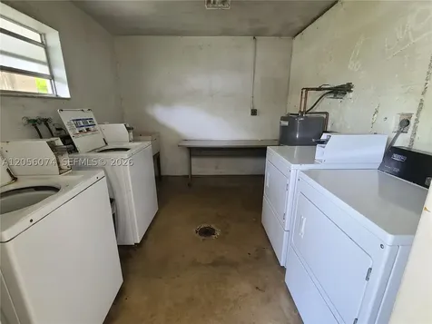 4165 SW 67th Avenue Davie FL 33314