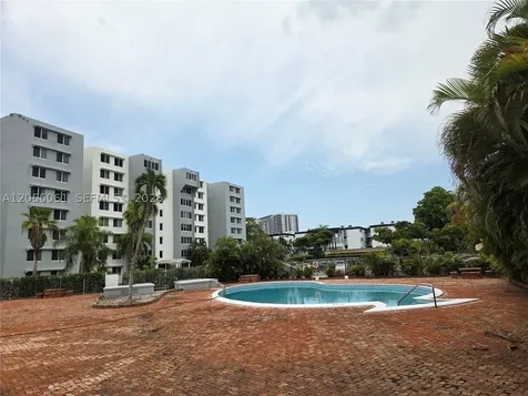 9001 SW 77th Avenue Miami FL 33156